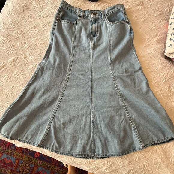 Levi’s Denim Midi Skirt - Size 28 - Picture 2 of 9